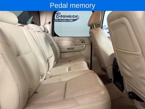 Used 2007 Cadillac Escalade EXT w/ Information Package AWD/4WD image 19
