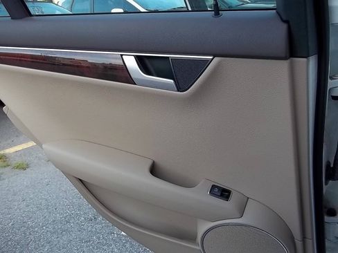 Used 2014 Mercedes-Benz C 250 Sedan image 11