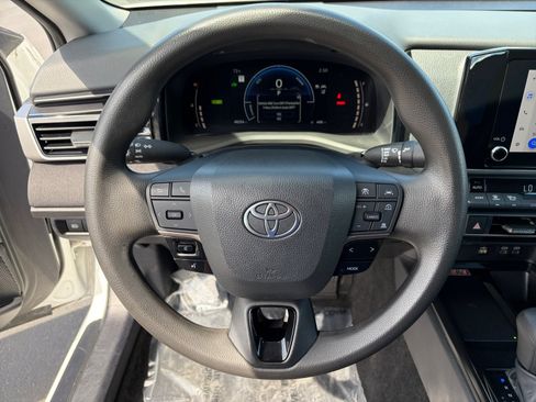 Used 2025 Toyota Camry LE FWD image 12