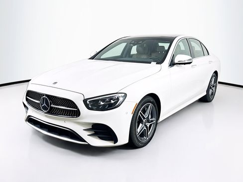 Used 2021 Mercedes-Benz E 350 4MATIC Sedan image 3