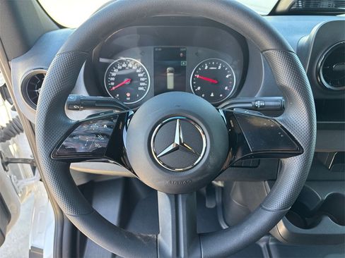Used 2025 Mercedes-Benz Sprinter 2500 image 14