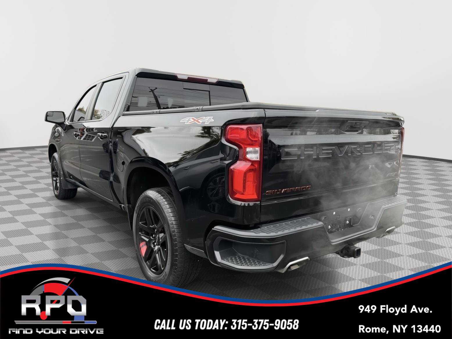 Used 2023 Chevrolet Silverado 1500 RST w/ Redline Edition AWD/4WD image 3