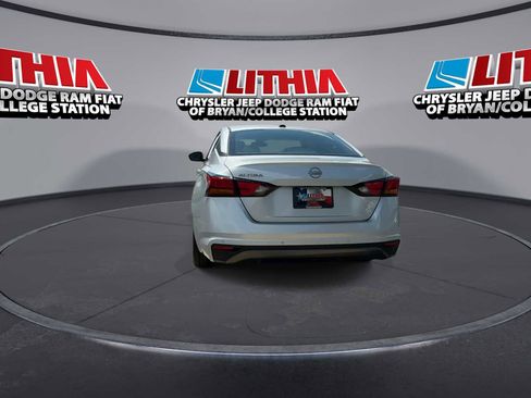 Used 2026 Nissan Altima 2.5 SV FWD image 7