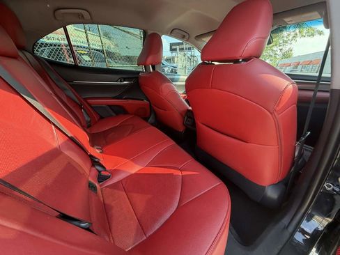 Used 2018 Toyota Camry XSE FWD image 24