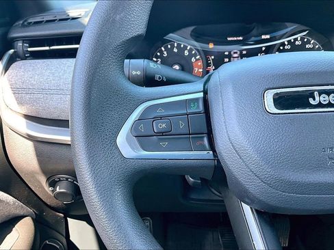 Used 2025 Jeep Compass Sport AWD/4WD image 19