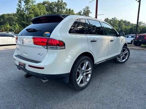 Used 2013 Lincoln MKX FWD image 3