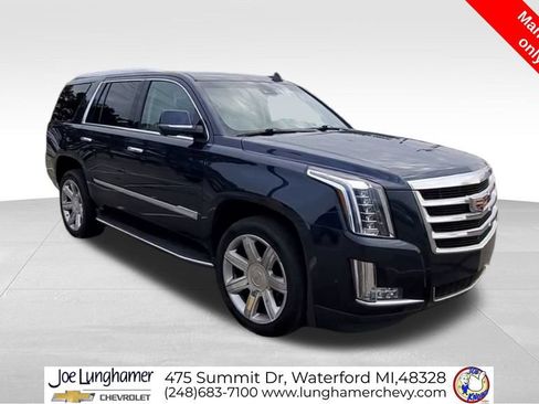 Used 2020 Cadillac Escalade Luxury AWD/4WD image 2