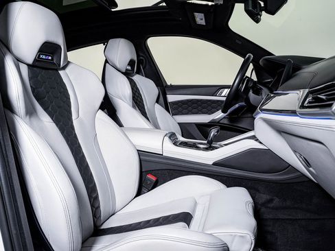 Used 2022 BMW X6 M Competition w/ Competition Package image 16