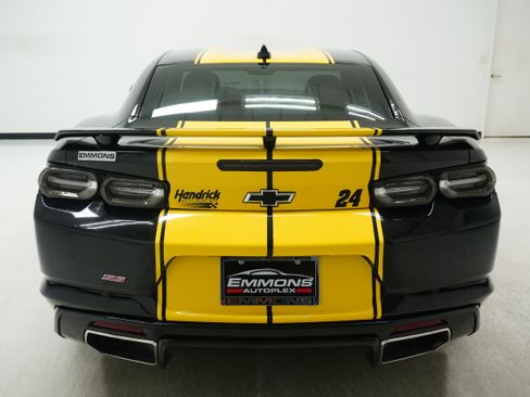 Used 2020 Chevrolet Camaro SS RWD image 5