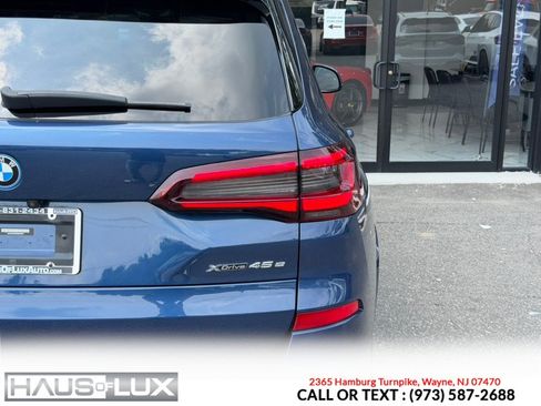 Used 2022 BMW X5 xDrive45e w/ M Sport Package AWD/4WD image 25