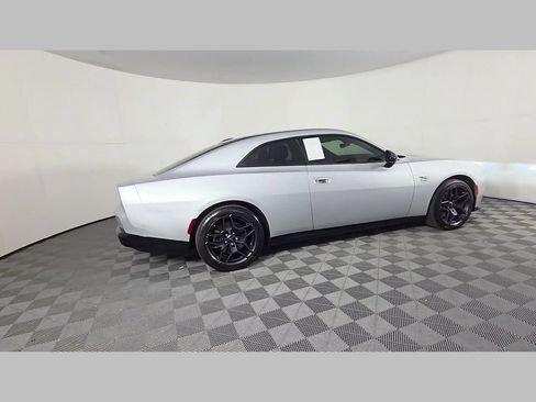 Used 2024 Dodge Charger Daytona R/T w/ Plus Group AWD/4WD image 38