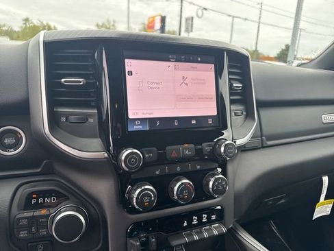 New 2026 RAM 1500 4x4 Crew Cab image 27