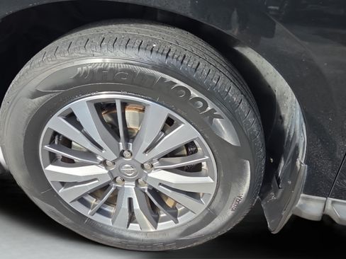 Used 2020 Nissan Pathfinder SV FWD image 29