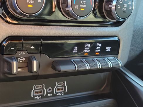 Used 2025 RAM 1500 Big Horn RWD image 21