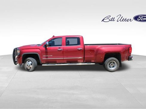 Used 2018 GMC Sierra 3500 Denali w/ Duramax Plus Package AWD/4WD image 8