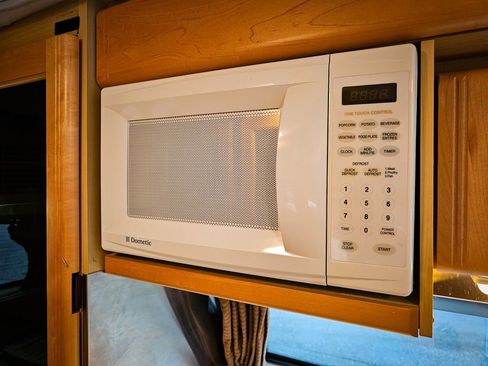 Used 2006 Chevrolet Express 3500 Extended w/ Power and Light Package image 39