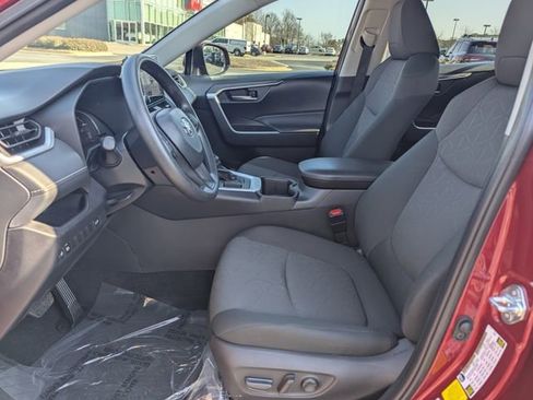 Used 2024 Toyota RAV4 XLE w/ Convenience Package image 19
