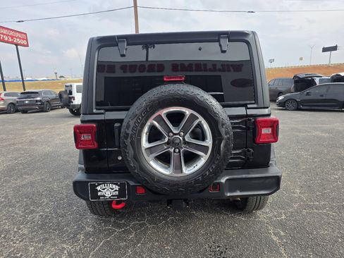 Used 2018 Jeep Wrangler Unlimited Sahara image 6