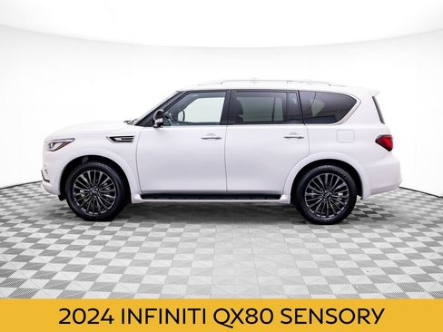 Used 2024 INFINITI QX80 Sensory AWD/4WD image 3
