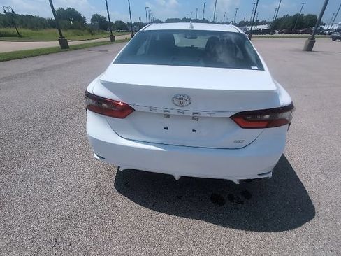 Used 2023 Toyota Camry SE w/ Cold Weather Package FWD image 7