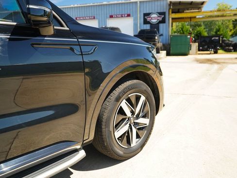 Used 2021 Kia Sorento S FWD image 18