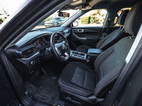 Used 2022 Ford Explorer XLT w/ Class IV Trailer Tow Package image 10