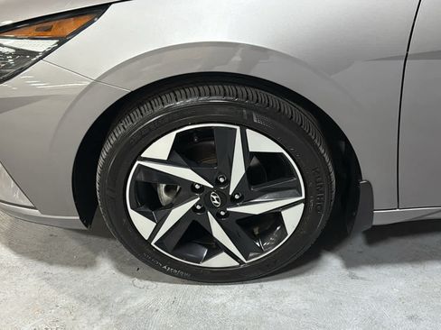 Used 2023 Hyundai Elantra SEL w/ Convenience Package FWD image 8