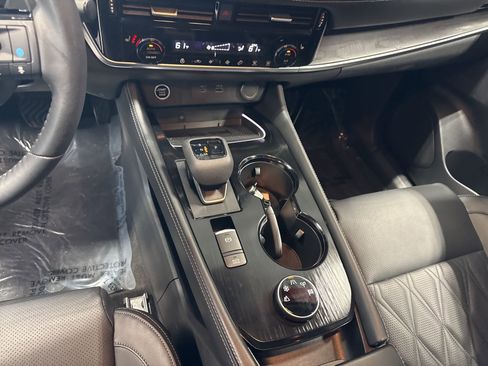 Certified 2023 Nissan Rogue Platinum image 7