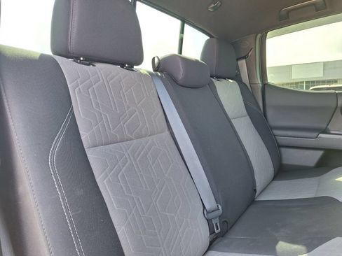 Used 2023 Toyota Tacoma TRD Sport w/ Technology Package AWD/4WD image 32