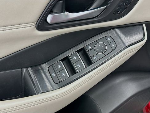 Used 2023 Nissan Rogue SL w/ SL Premium Package image 15