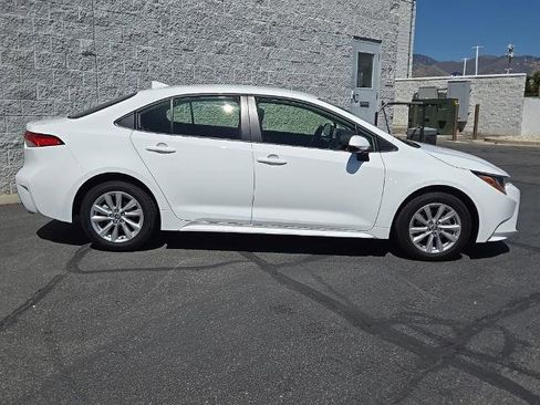 Used 2026 Toyota Corolla LE w/ LE Premium Package FWD image 2