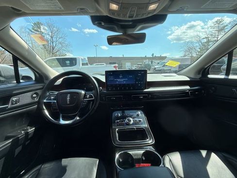 Used 2022 Lincoln Nautilus Reserve w/ Luxury Package AWD/4WD image 16