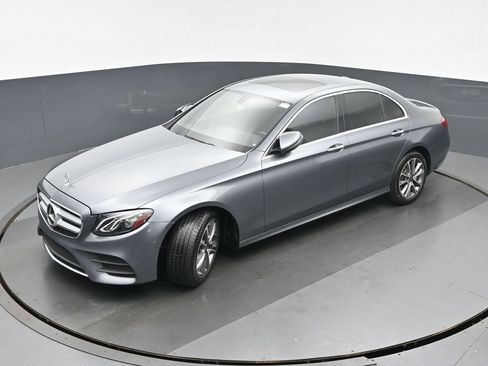 Used 2020 Mercedes-Benz E 450 4MATIC Sedan image 32
