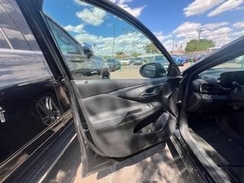 Used 2025 Buick Envista Preferred image 8