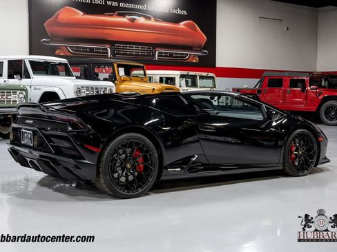 Used 2021 Lamborghini Huracan EVO image 8