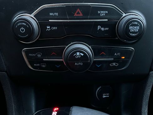 Used 2018 Dodge Charger SXT Plus w/ Blacktop Package image 24