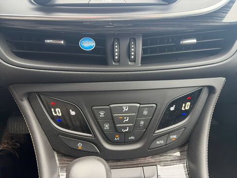 Used 2017 Buick Envision Essence FWD image 17