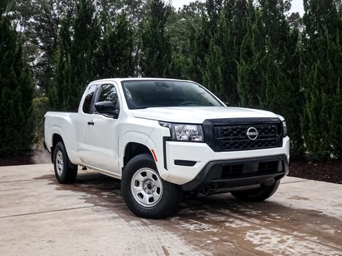 Used 2024 Nissan Frontier S w/ S Utility Package image 2