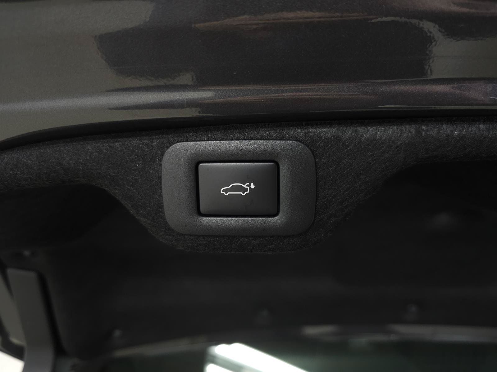 Certified 2024 Lexus ES 350 F Sport w/ Accessory Package (Z2) FWD image 9