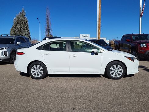 Used 2022 Toyota Corolla LE w/ Carpet Mat Package (TMS) image 2