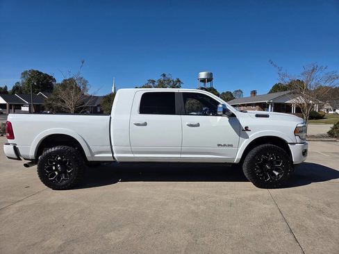 Used 2022 RAM 2500 Laramie image 9