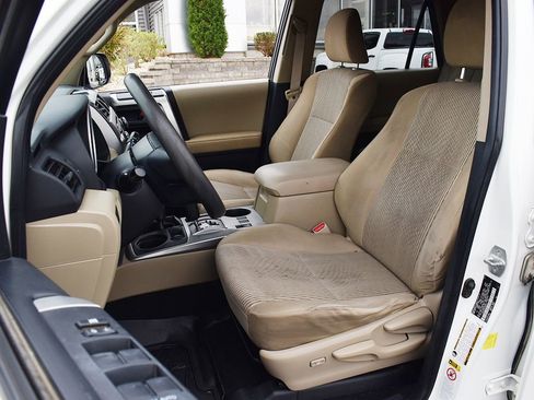 Used 2012 Toyota 4Runner SR5 w/ Convenience Pkg AWD/4WD image 5