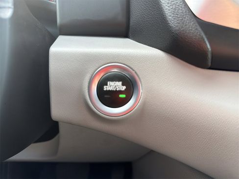 Used 2022 GMC Terrain SLT w/ Infotainment Package II image 32