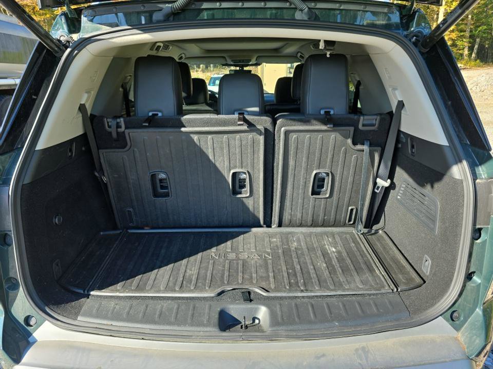 Certified 2025 Nissan Pathfinder Platinum w/ Cargo Package AWD/4WD image 16