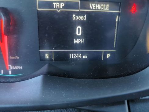 Used 2022 Chevrolet Trax LT w/ Midnight Edition image 23