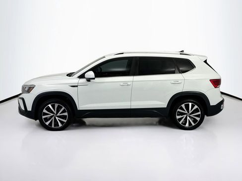 Used 2024 Volkswagen Taos SE FWD image 8