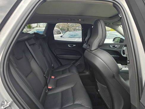 Certified 2025 Volvo XC60 B5 Plus AWD/4WD image 14