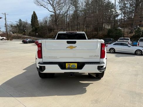 Used 2023 Chevrolet Silverado 3500 High Country image 5