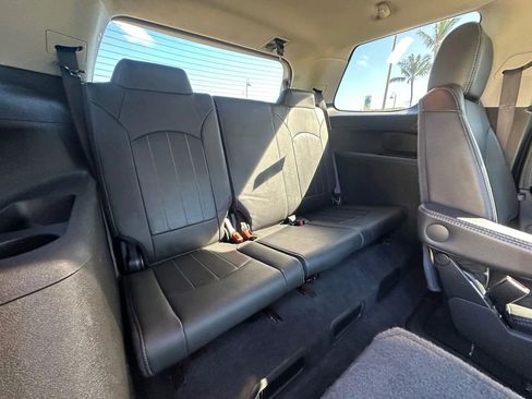 Used 2017 GMC Acadia Limited SLT image 14