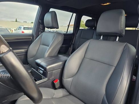 Used 2021 Lexus GX 460 Premium w/ Premium Package AWD/4WD image 19